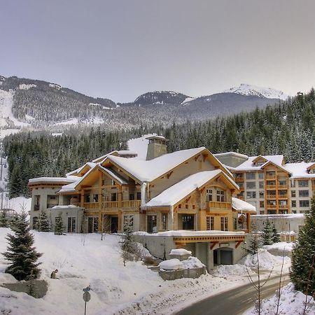 Lodging Ovations Hotel Whistler Exterior photo