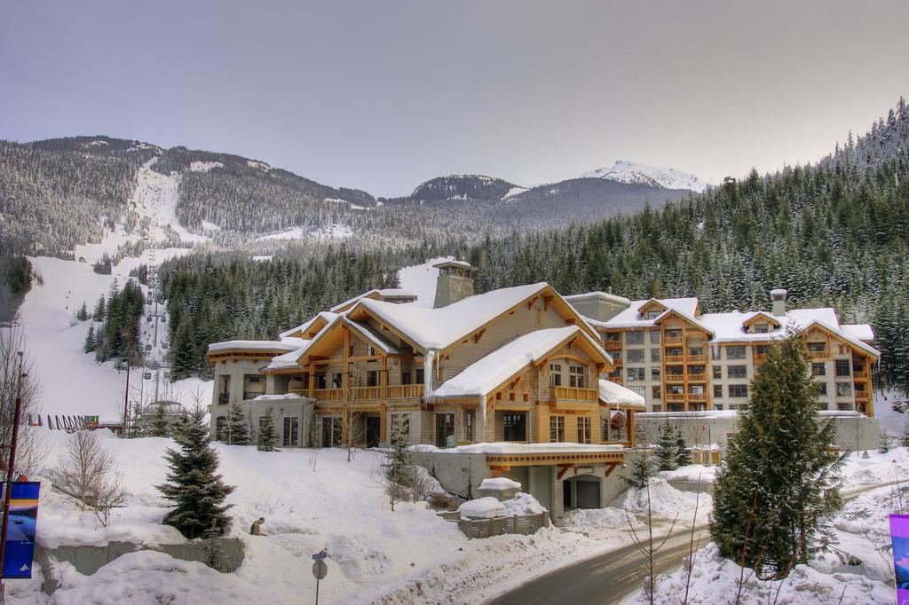 Lodging Ovations Hotel Whistler Exterior photo